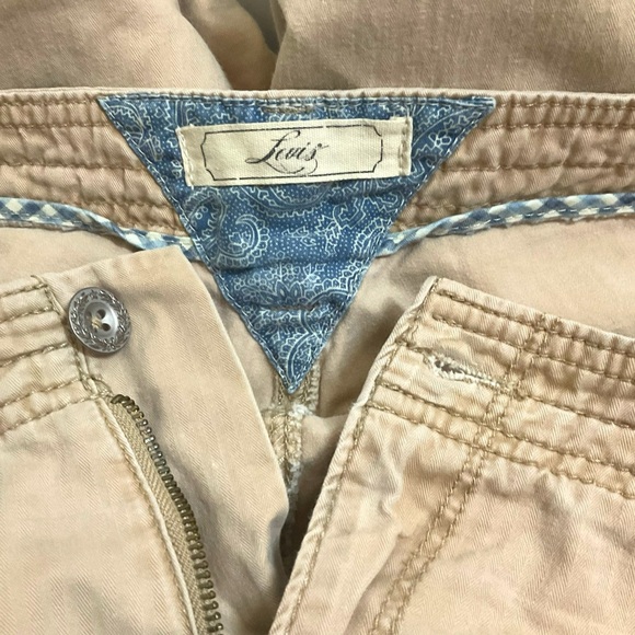 Levi’s Cargo Capris - Picture 6 of 8